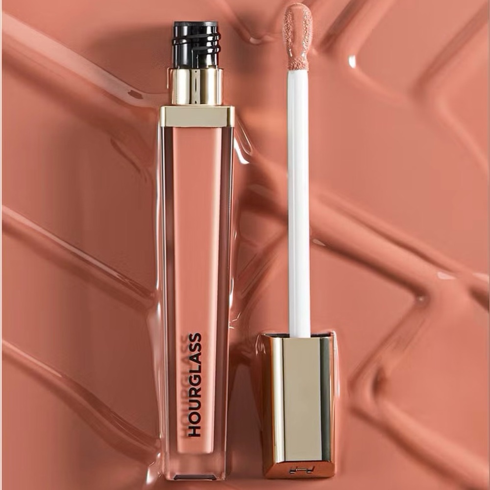 “Truth” HOURGLASS Unreal High Shine Volumizing Lip Gloss